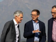 Voz de chefes de bancos centrais estrangeiros "complete solidariedade com" Chefe do Fed, Powell