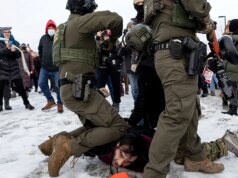 Tom Emmer rejeita a sugestão de que os manifestantes anti-ICE de Minnesota foram pacíficos