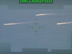 Supostos traficantes de drogas pularam ao mar nos últimos ataques a barcos, dizem militares dos EUA