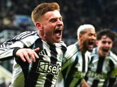 BARNES NO 102 MINUTO! Newcastle surpreende Leeds com último chute AO VIVO!