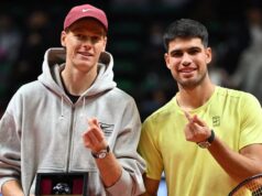 Alcaraz vence o grande rival Sinner em exibição antes do Aberto da Austrália