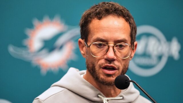skysports-mike-mcdaniel-dolphins_7067501.jpg