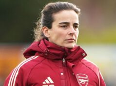 Slegers assina novo contrato com o Arsenal