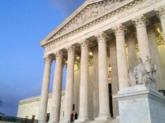 Suprema Corte ouve argumentos sobre atletas trans em esportes femininos e mais manchetes