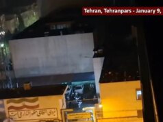 Manifestantes armados do Irã enfrentam a polícia nas ruas de Teerã enquanto Trump alerta sobre uma resposta contundente dos EUA