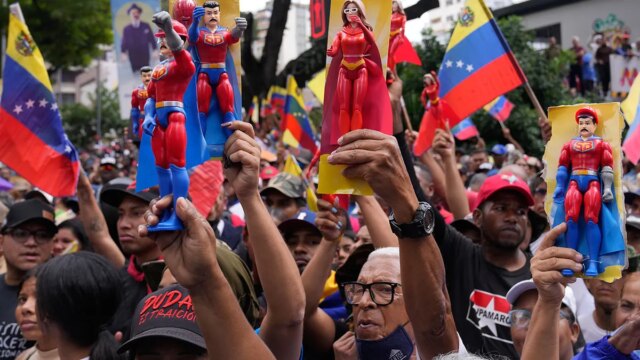 venezuela-government-supporters-caracas.jpg